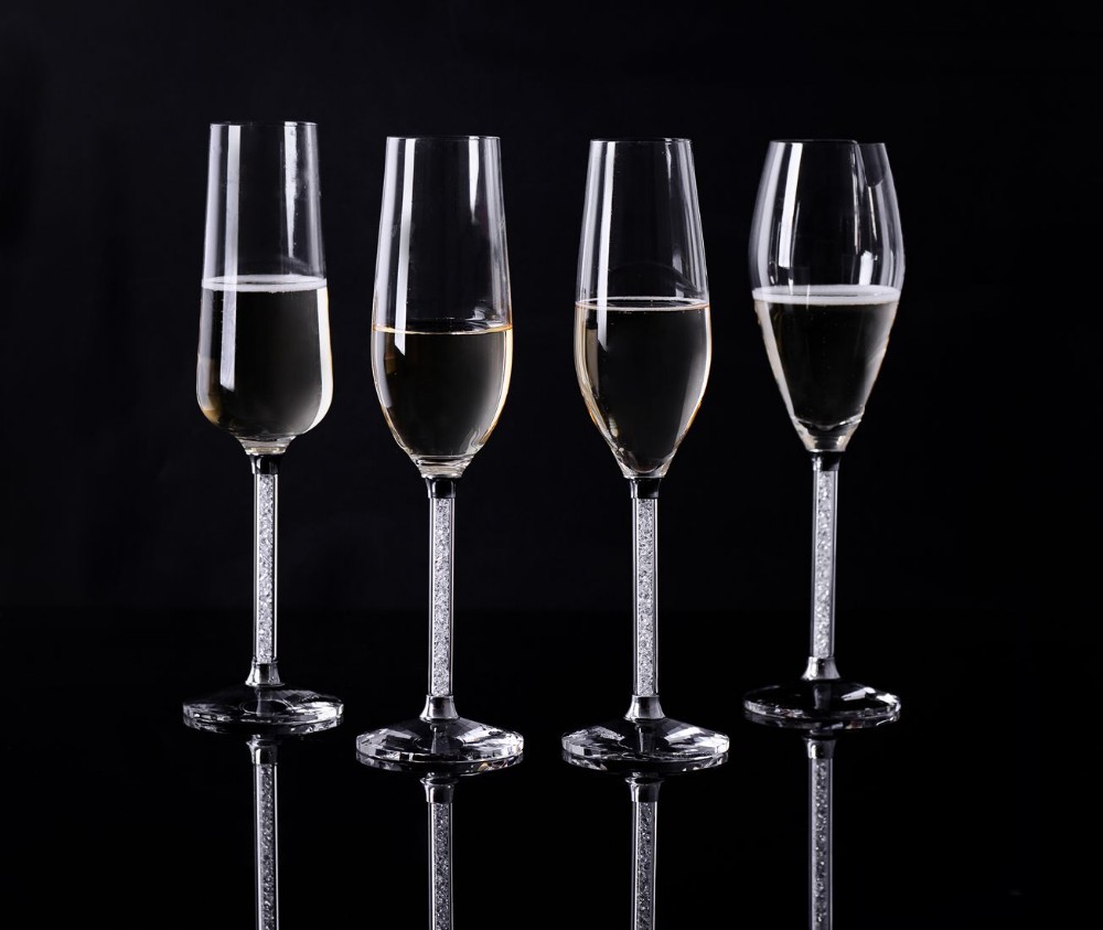 Wedding party favors Crystal champagne flutes 4 pcs a set with crystal base and moving crystal stem wine glass