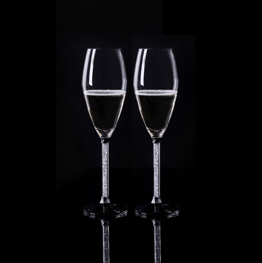 Wedding party glass Crystal champagne flutes a pair with crystal base and moving crystal stem 24.2cm height wine cap